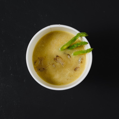 Крем-суп из спаржи с морским гребешком